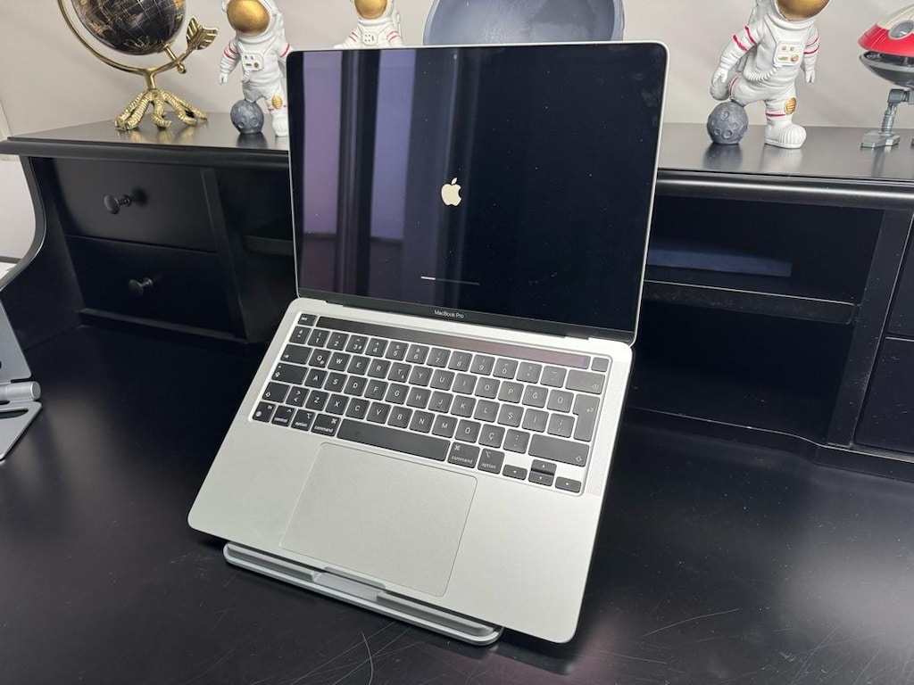APPLE MAC BOOK - 2