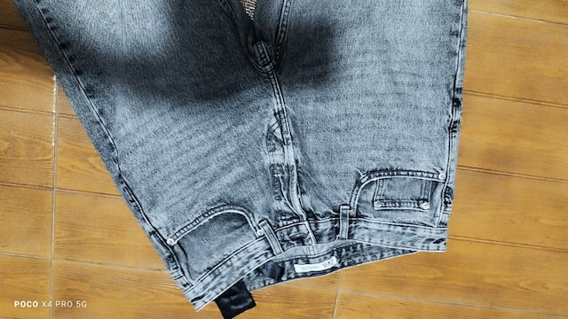 #Zara şık jeans pantolon..Mağazasında çok pahalıdır.Eni çekilince 41