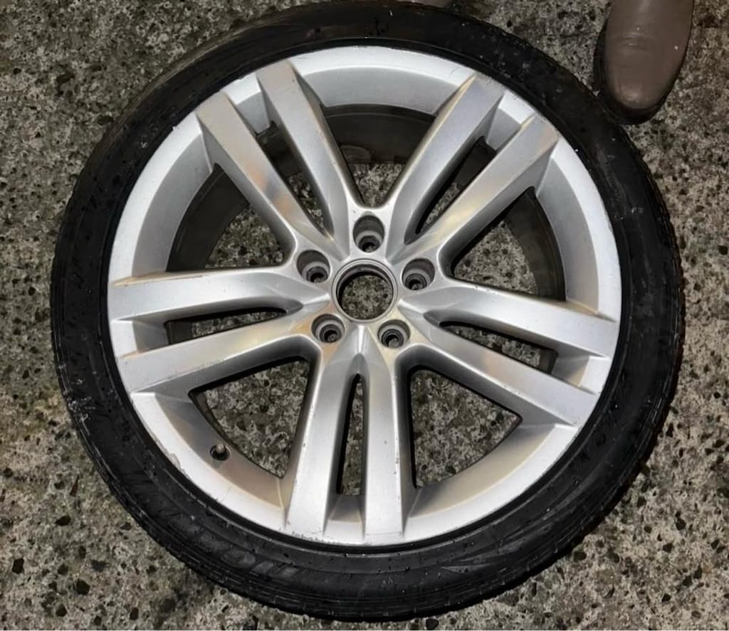 Jantın bijon ölçüsü 5x112'dir ve Passat, Jetta, Golf gibi diğer Volksw - 4