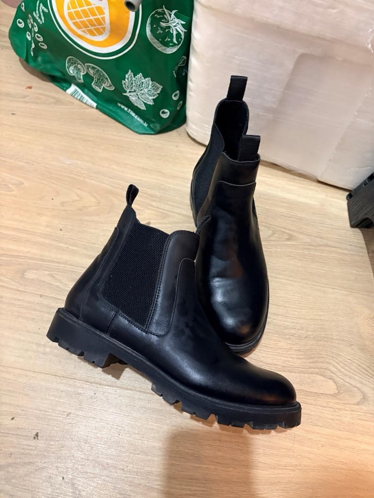 Zara Erkek Bot