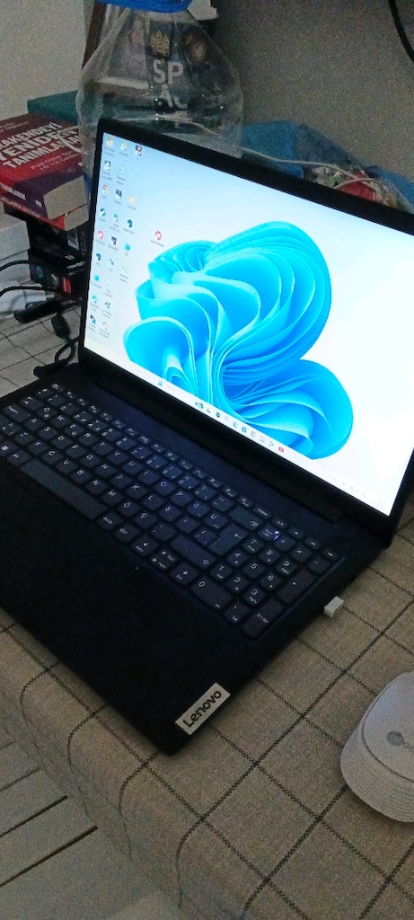Öğrenciye ideal fırsat cihazı Lenovo Laptop - 3