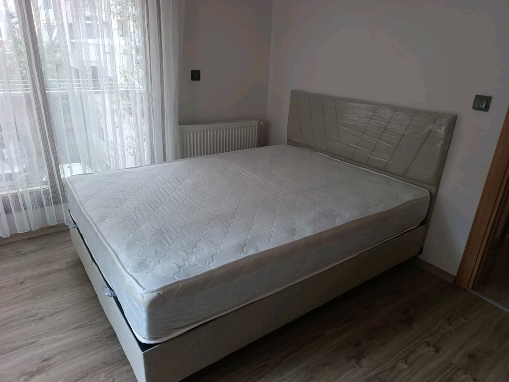 Çift Kişilik Baza, Başlık ve Yatak Seti - 3