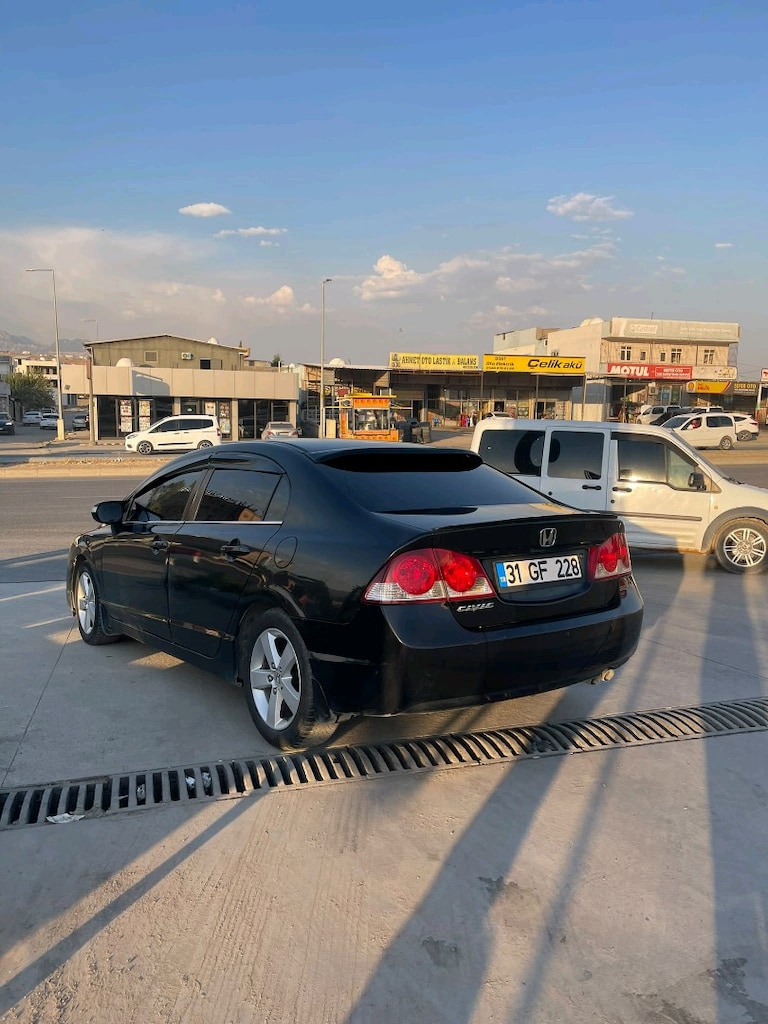 HONDA CİVİC FD6 - 6
