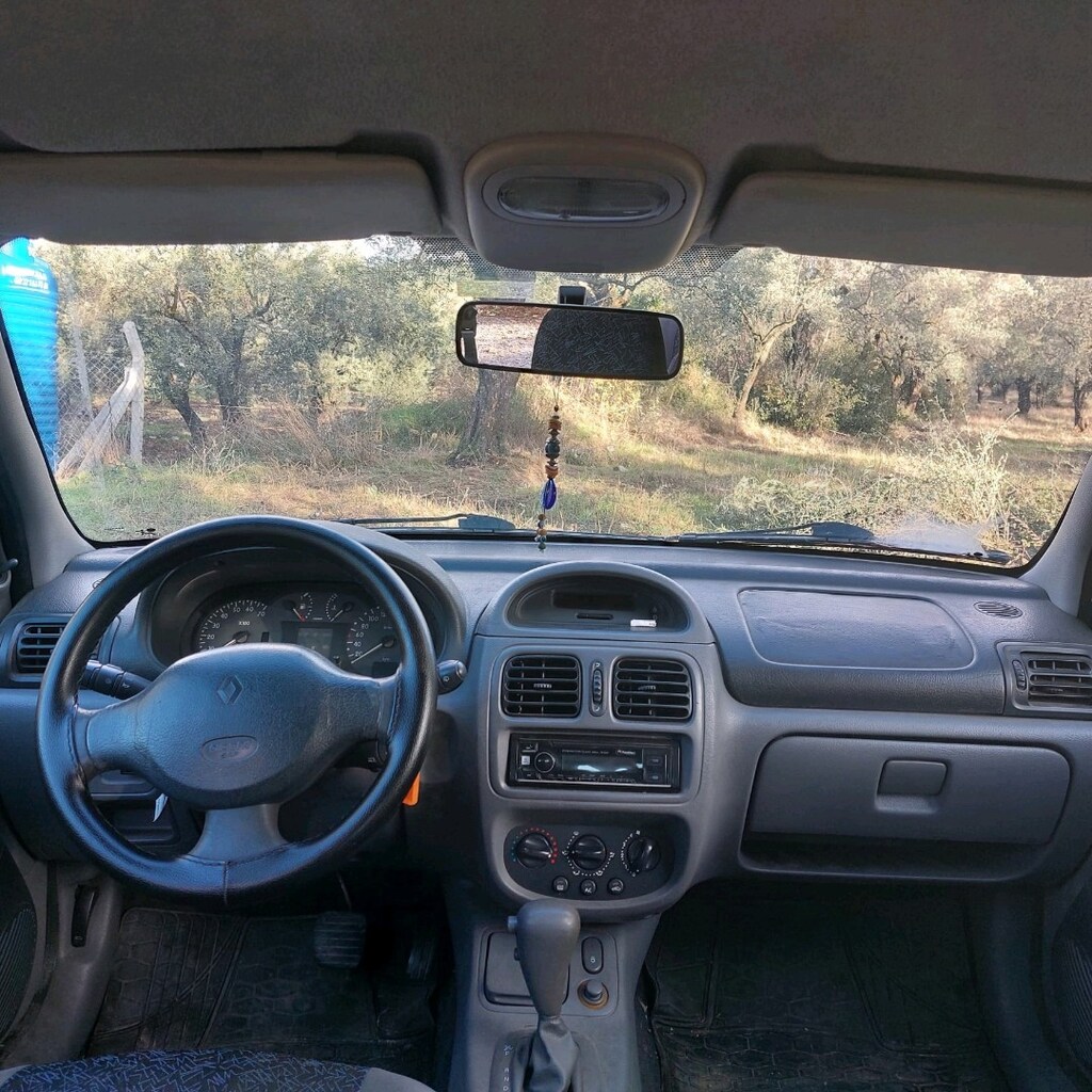 Bayan Öğretmenden Clio RTE 2000. Otomatik Vites - 11