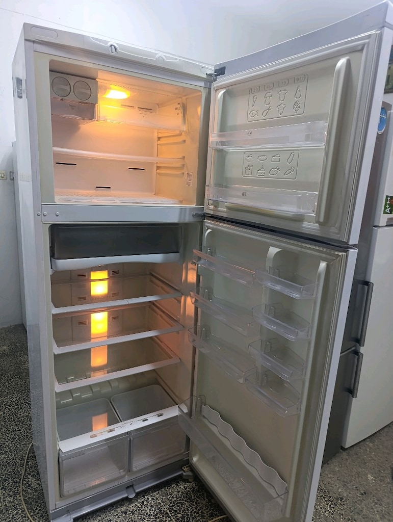 HOTPOİNT DOLAP - 2