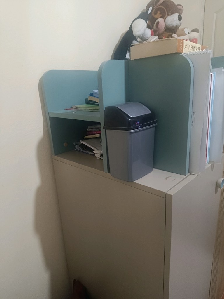acil satılık temiz çamaşır dolabı ve kitaplık olarak kullanılıyor - 2