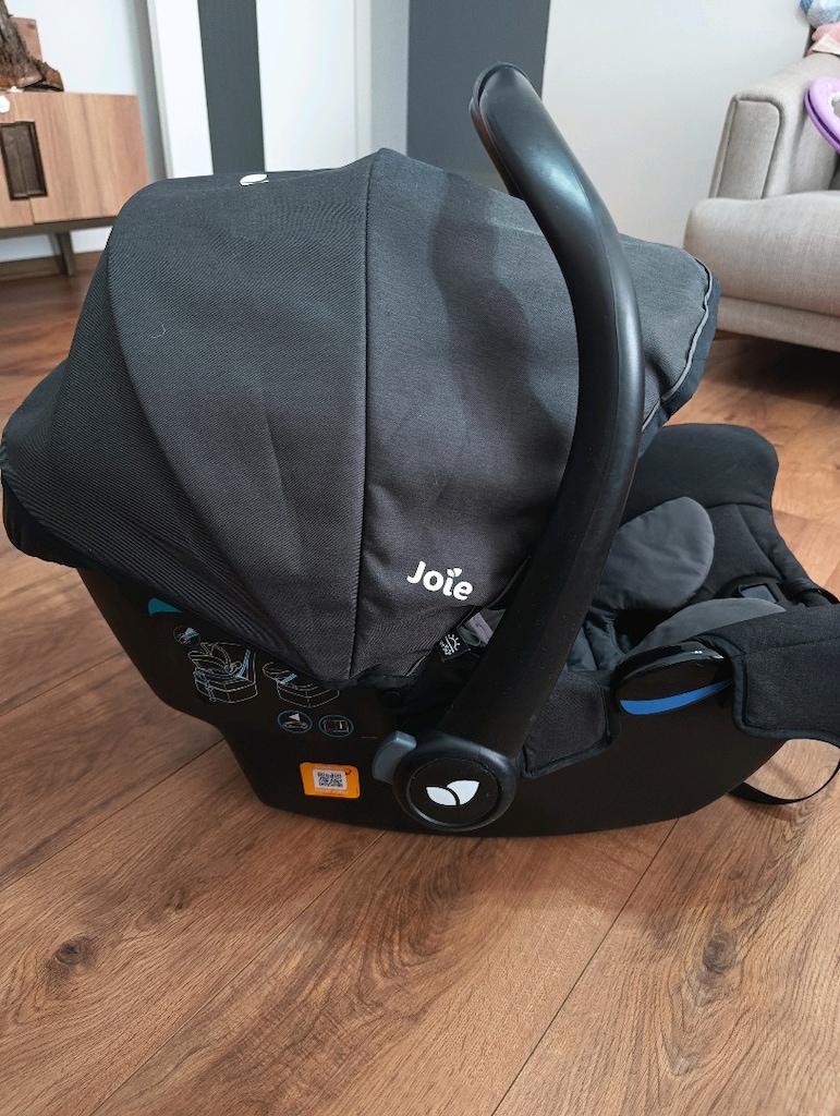 İlan Başlığı: Joie Ana Kucağı / Oto Koltuğu (0-13 kg) – Temiz ve Sorun