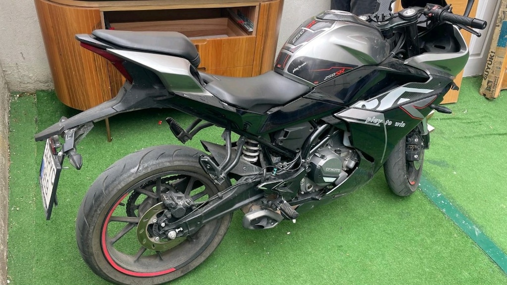 CFMOTO 250SR - 8