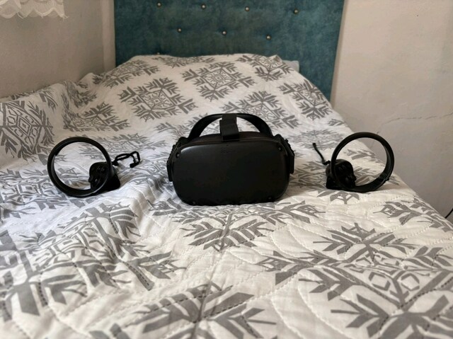 Sanal Gerçeklik Gözlüğü oculus quest 1
