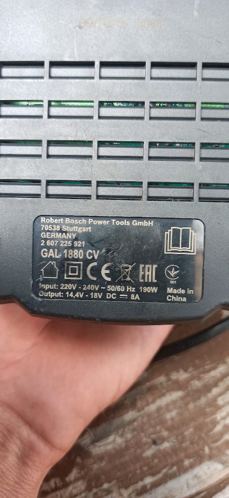 Bosch GAL 1880 CV Şarj Aleti - 4