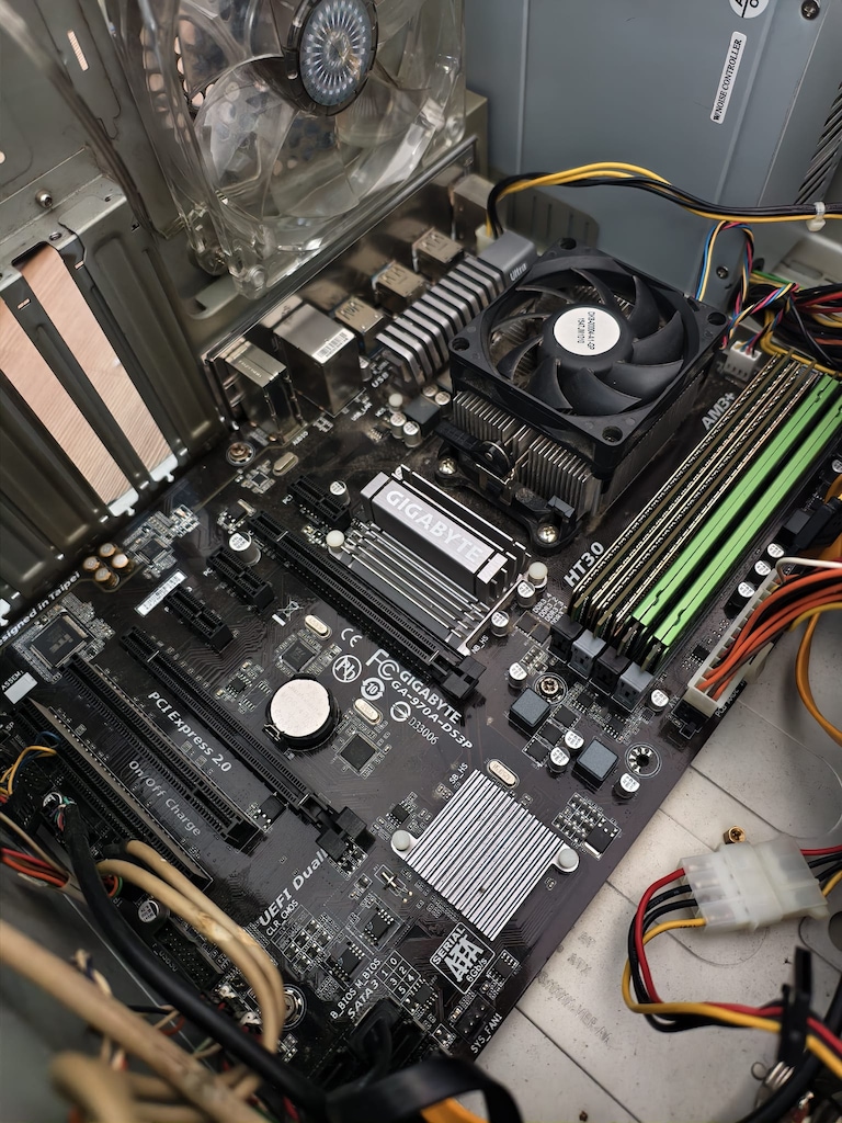 GİGABYTE GA-970 ANAKART - AMD ANAKART - 3