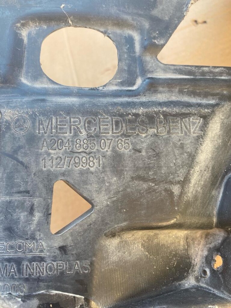 mercedes w204 ön tampon sol braket - 2