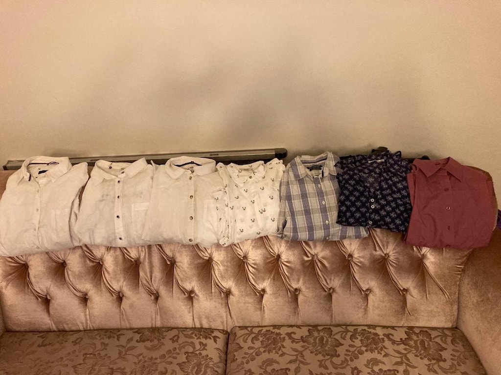 Toptan bayan small beden kıyafetler tane 50 tl(açıklamayı okursanız)