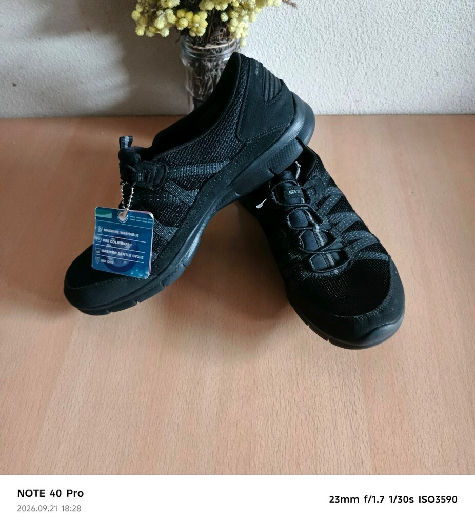 skechers
