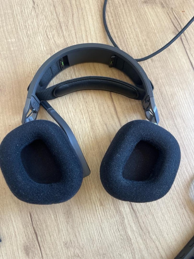 Razer Oyuncu Seti | DeathStalker V2 Pro + Cobra Pro + Corsair HS80 - 6