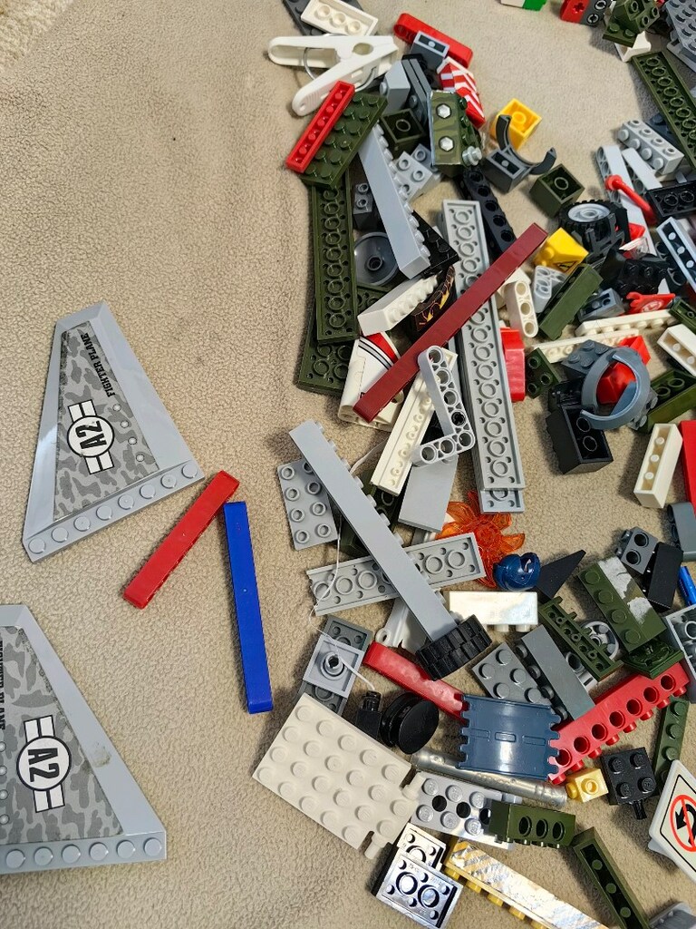 LEGO RESİMDE GÖRÜLDÜĞÜ GİBİ AYAKABI KUTUSU FUL DOLU - 3
