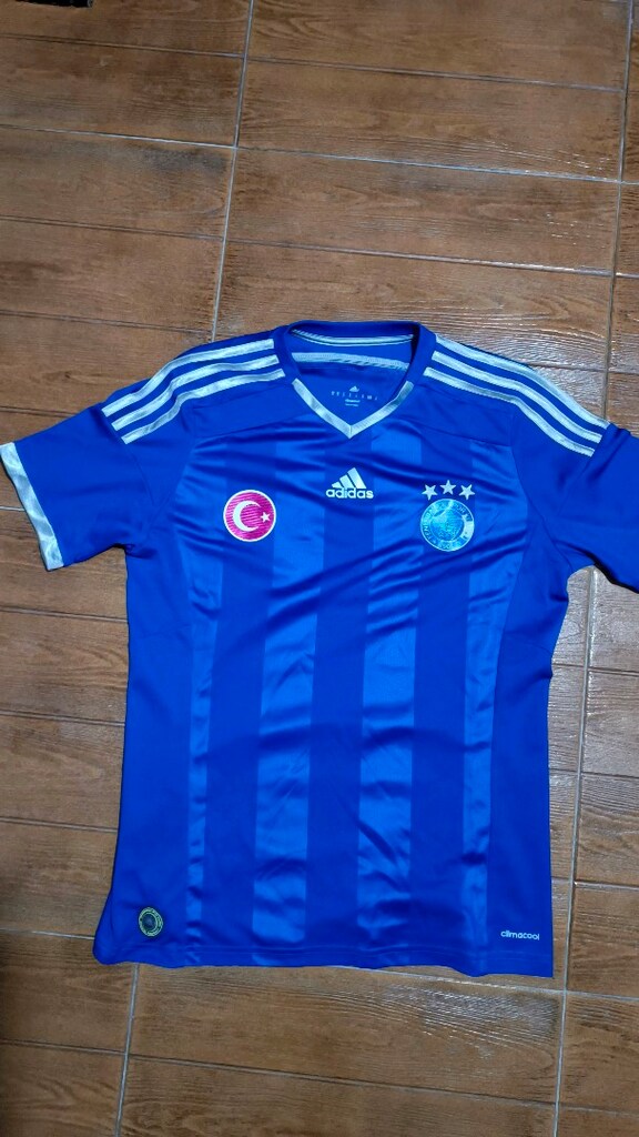 #Adidas Fenerbahçe orijinal forma..M yazar lakin S gibidir,