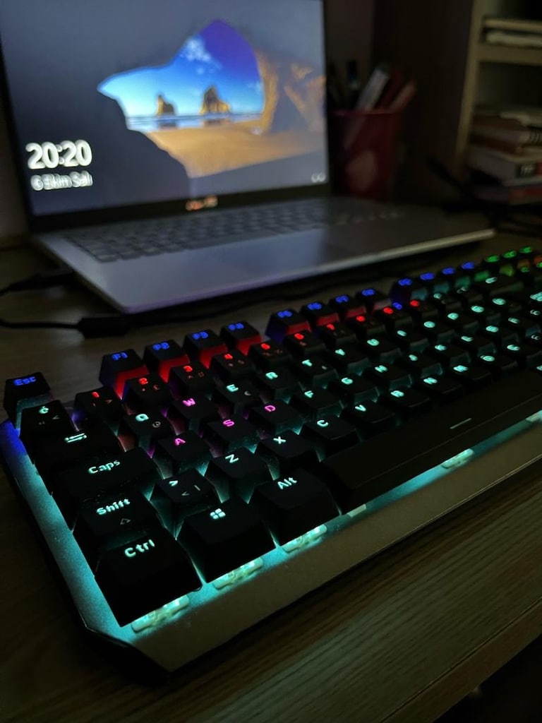 BLUEFORCE RGB MEKANİK OYUNCU KLAVYESİ SIFIR - 4