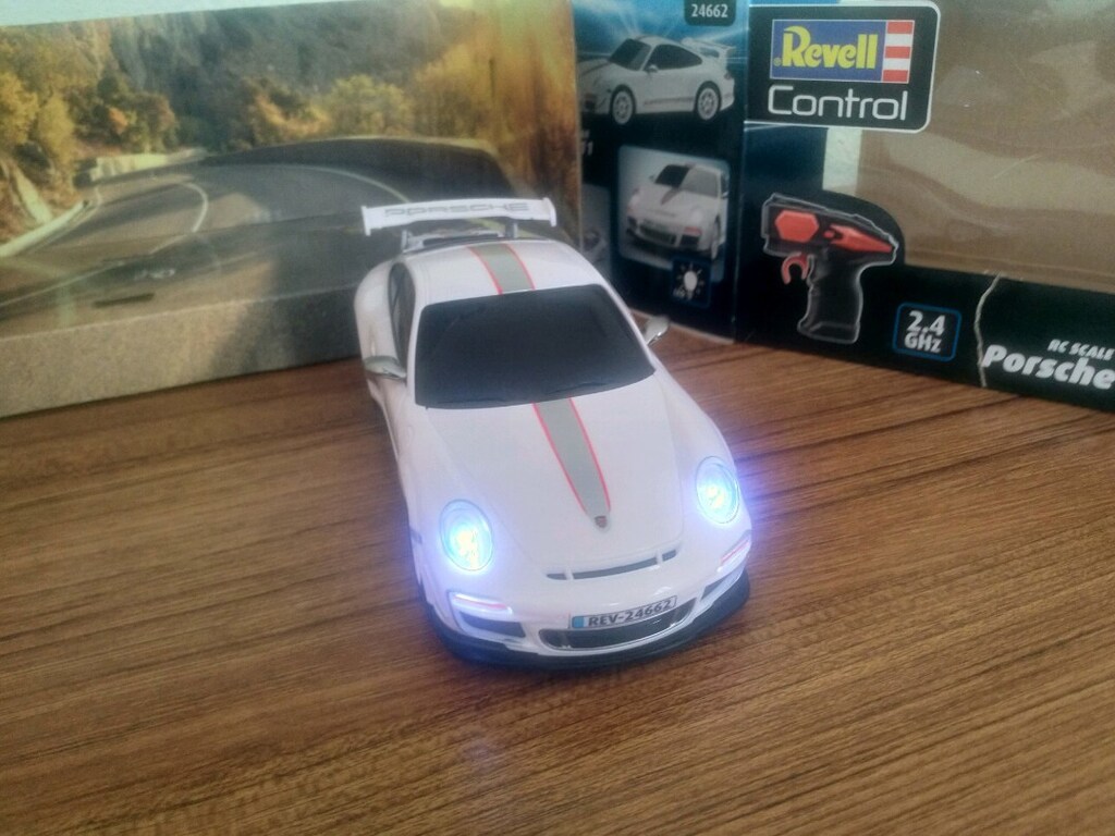 UZAKTAN KUMANDALI IŞIKLI PORSCHE 911 GTR3 RS LİSANSLI - 17