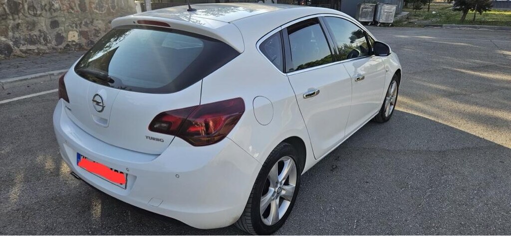 Opel astra 1.4t sport - 3