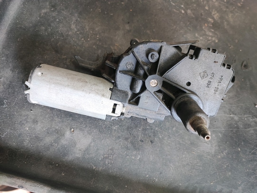 Volkswagen arka silecek motoru - 2