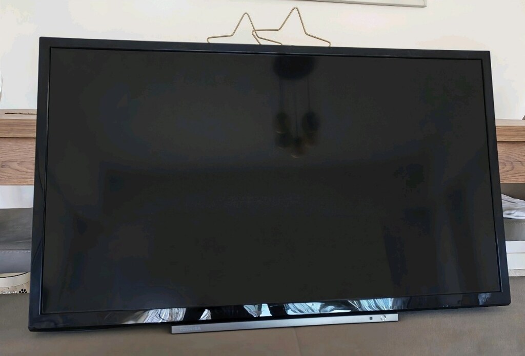 Toshiba LCD Tv - 4