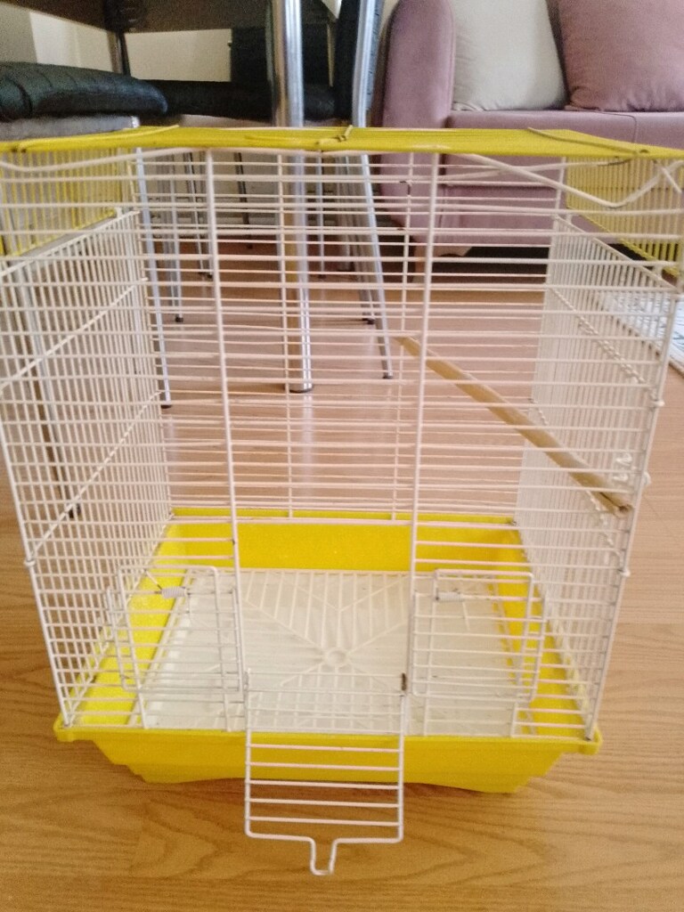 saglam temiz izgarali kafes yukseklik 40 cm genislik 33 cm.yanlar 23cm - 2