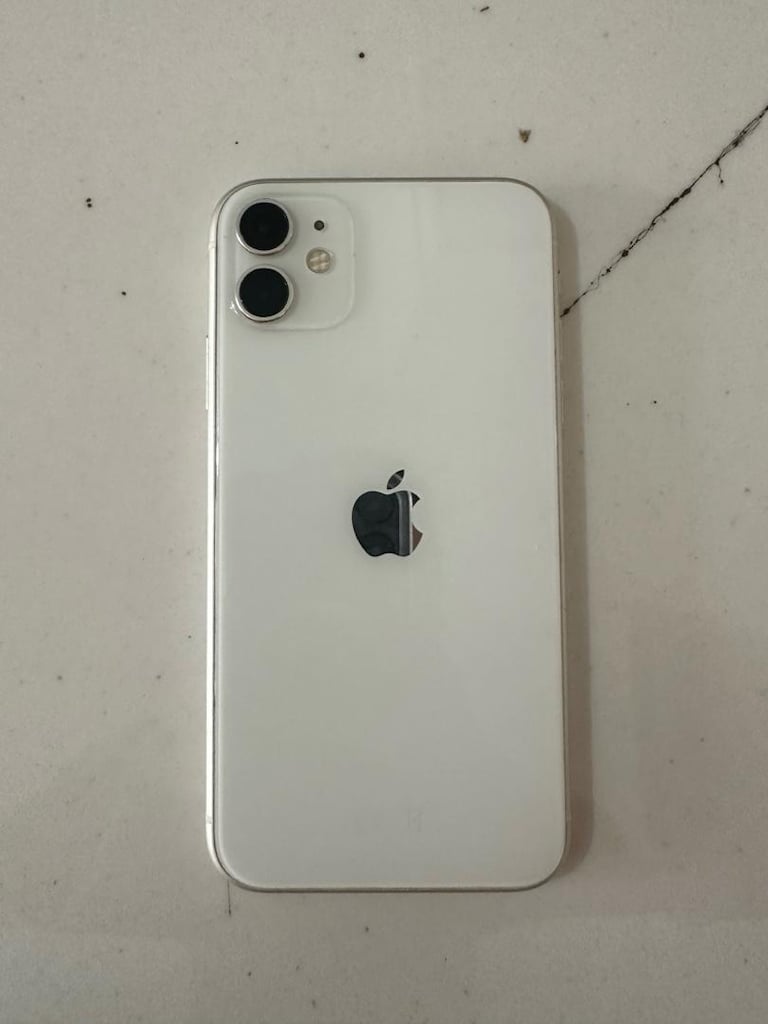 İphone 11 beyaz temiz - 4