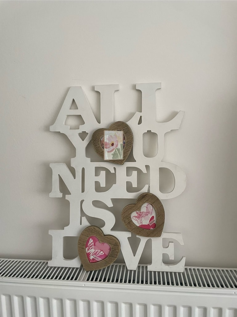 Üçlü ahşap beyaz çerçeve all you need is love - Alman malı - 2