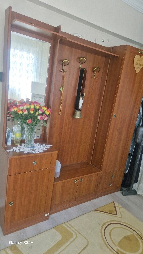 çilek marka vestiyer derinlik 30 cm boy 190 cm genişlik 165 cm