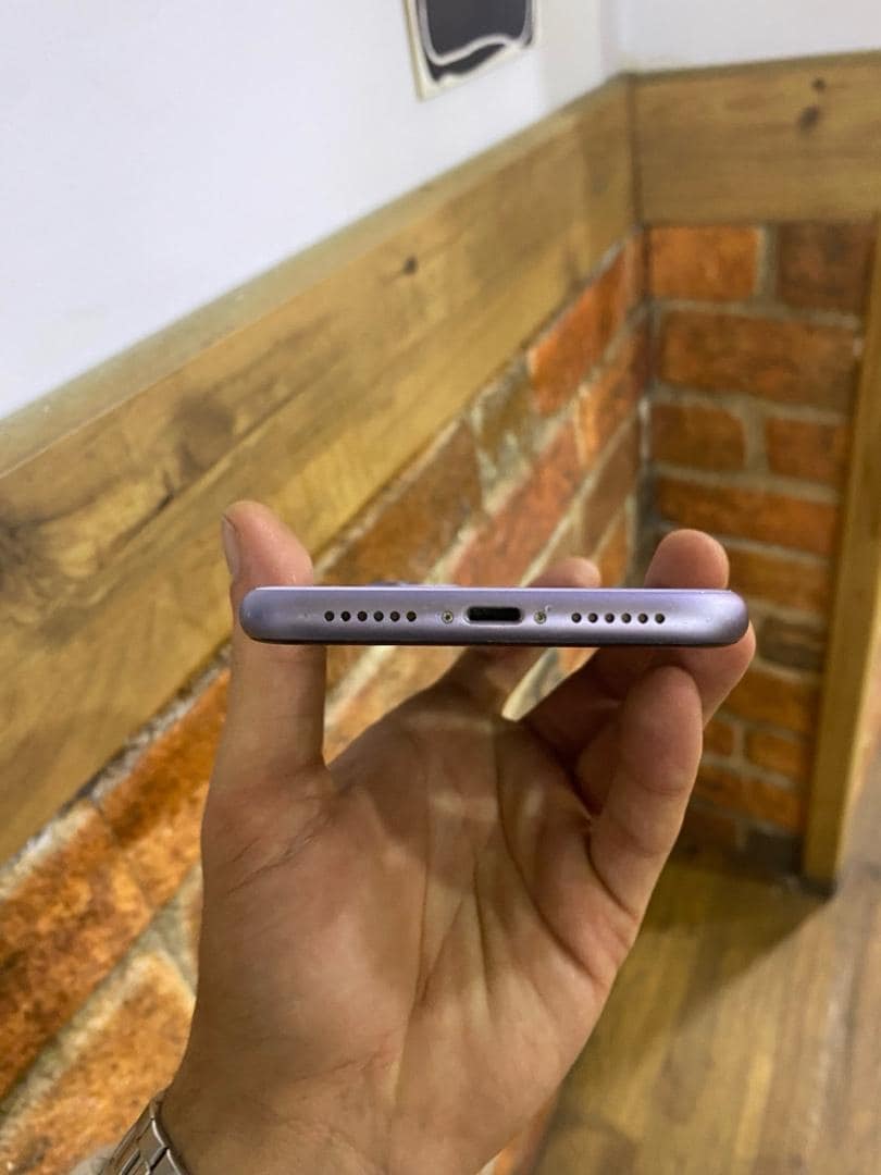 İPHONE 11 YURTICI HATASIZ TERTEMİZ 64 GB CIZIKSIZ HATASIZ - 4
