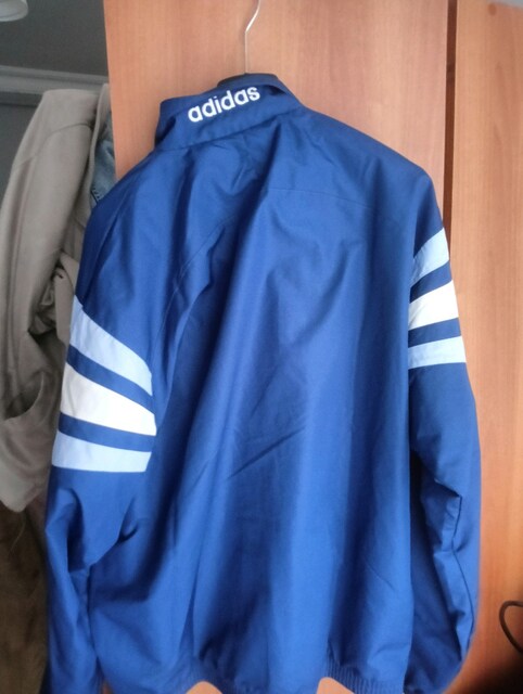 adidas yağmurluk içi sıcak tutar s beden ama oversize geniş biraz