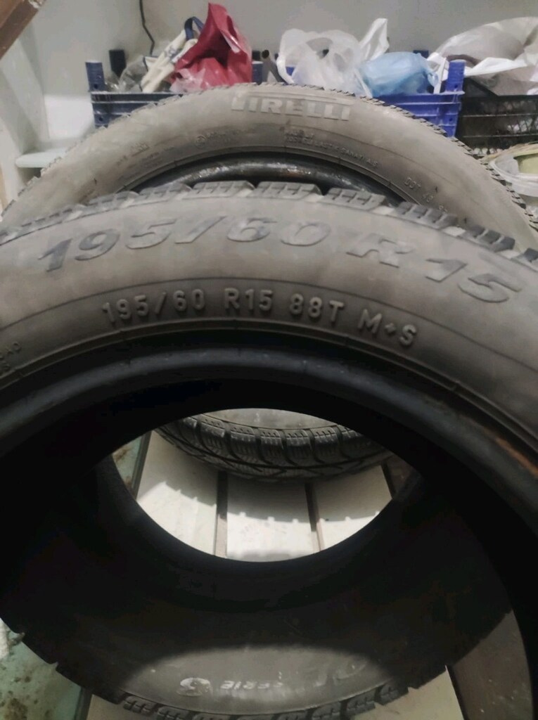 4 adet pirelli kış lastigi 195/60 R15 ebatlarında - 9