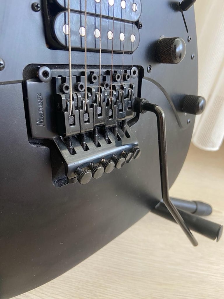IBANEZ GRGR330EX-BKF + Blackstar IDCORE V3 - 2