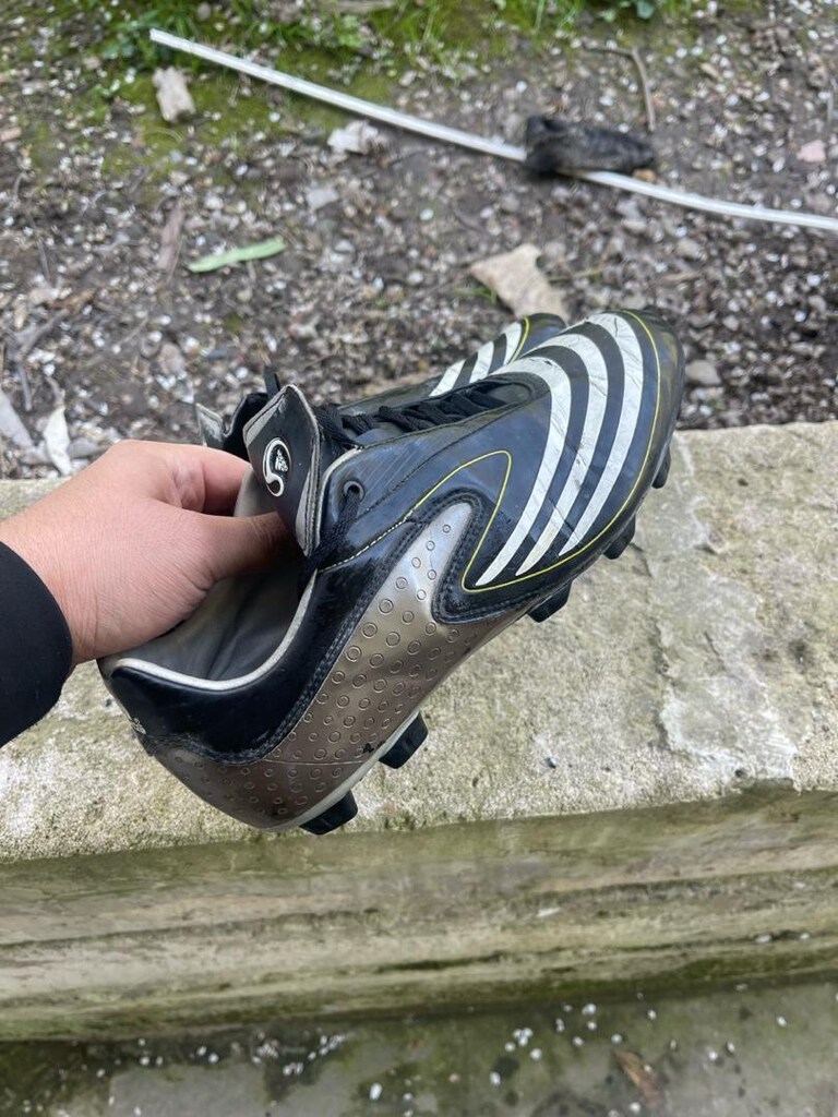 Adidas F10 Krampon 41 numara - 2