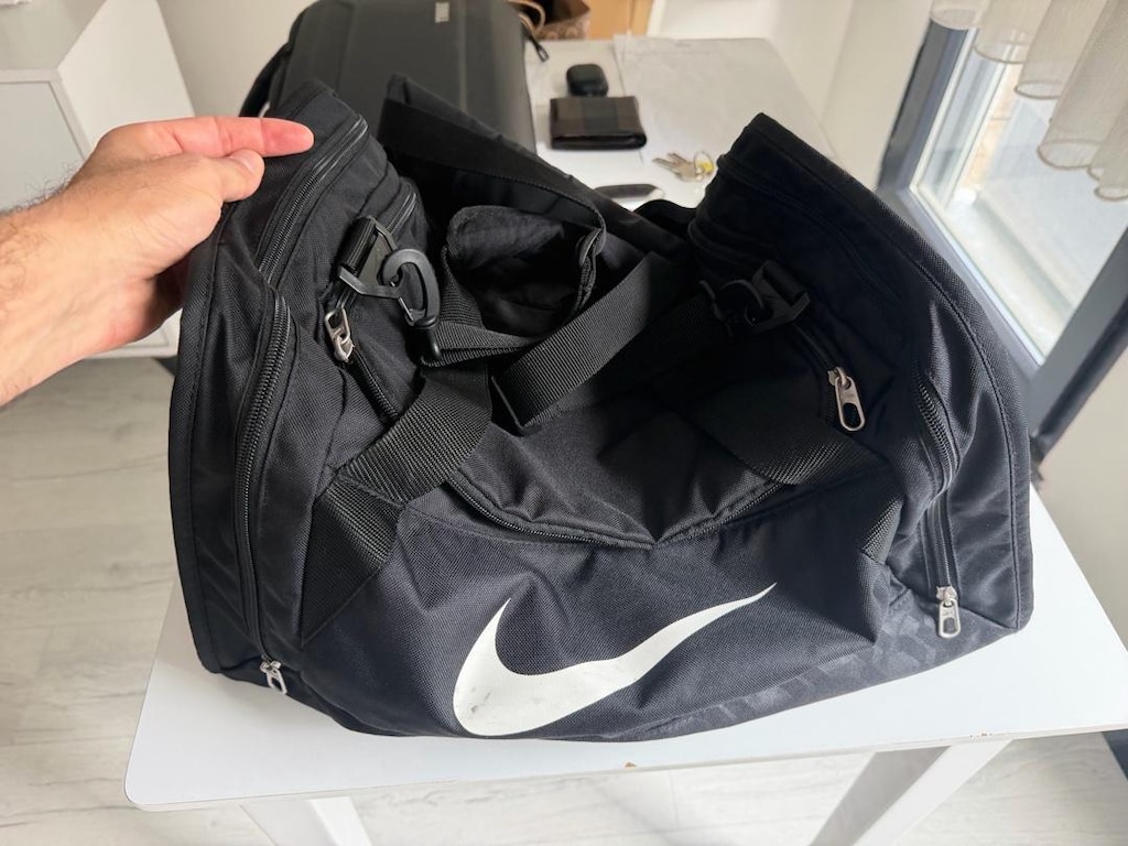 Nike Siyah 3 Bölmeli Spor Canta