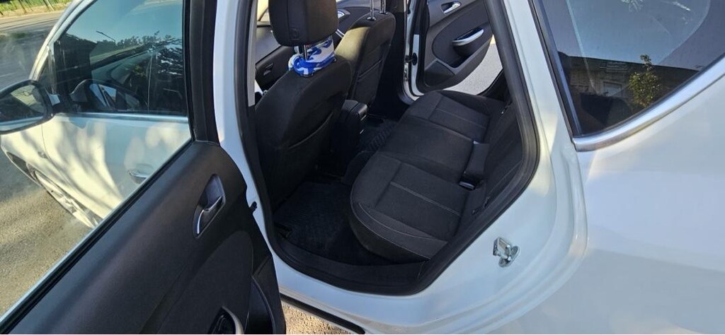 Opel astra 1.4t sport - 8