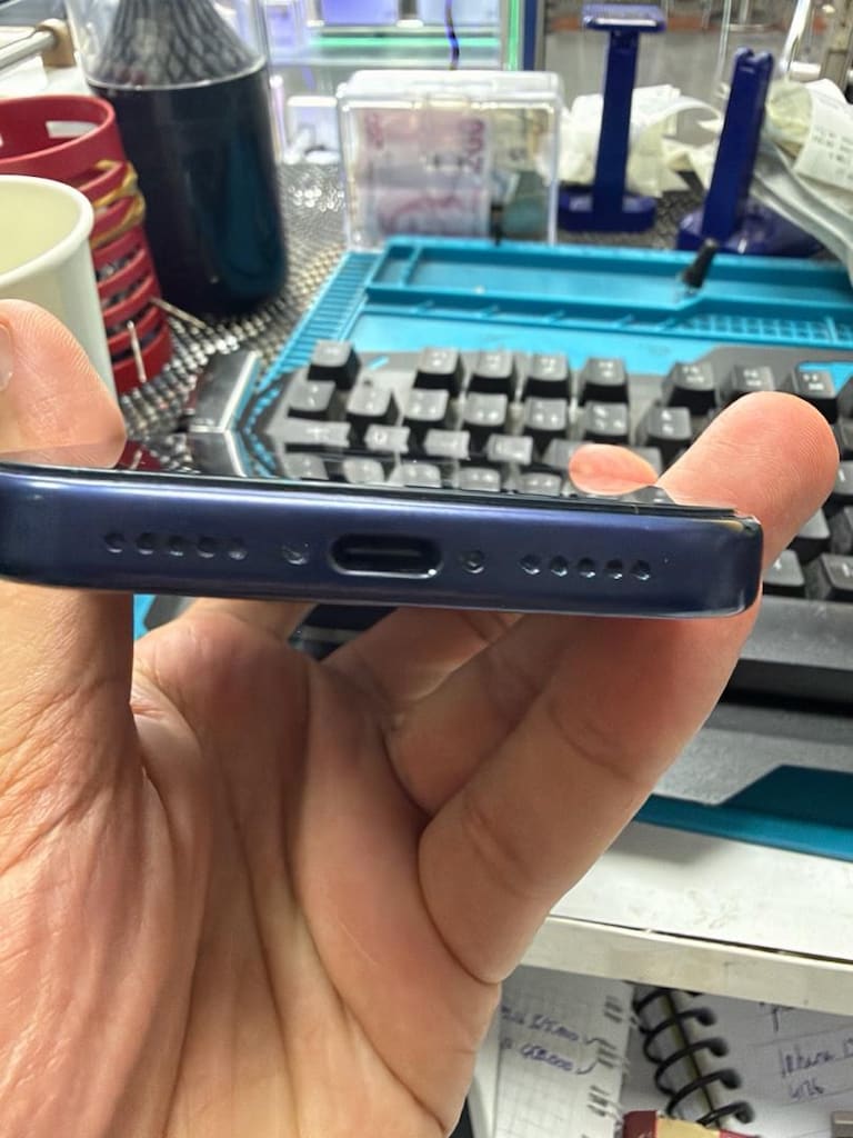 APPLE 17 PRO 256 GB - 4