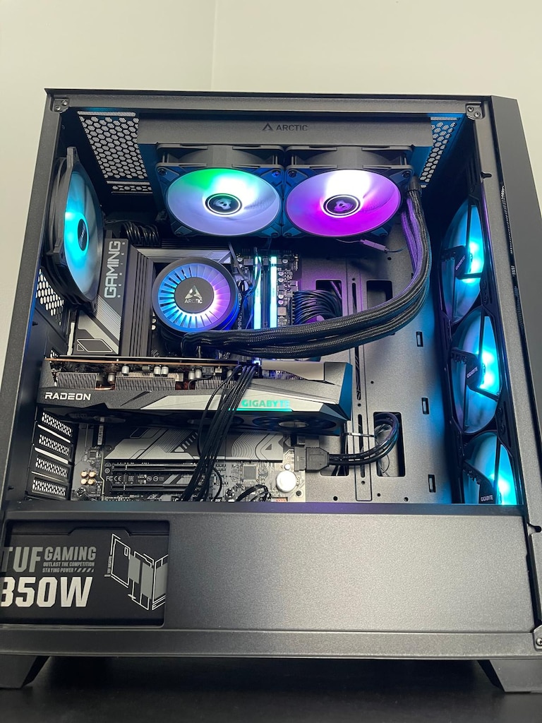 RYZEN 7 9800X3D / 32GB 6000MHZ DDR5 / RX 7600 / SAMSUNG 990 PRO - 3