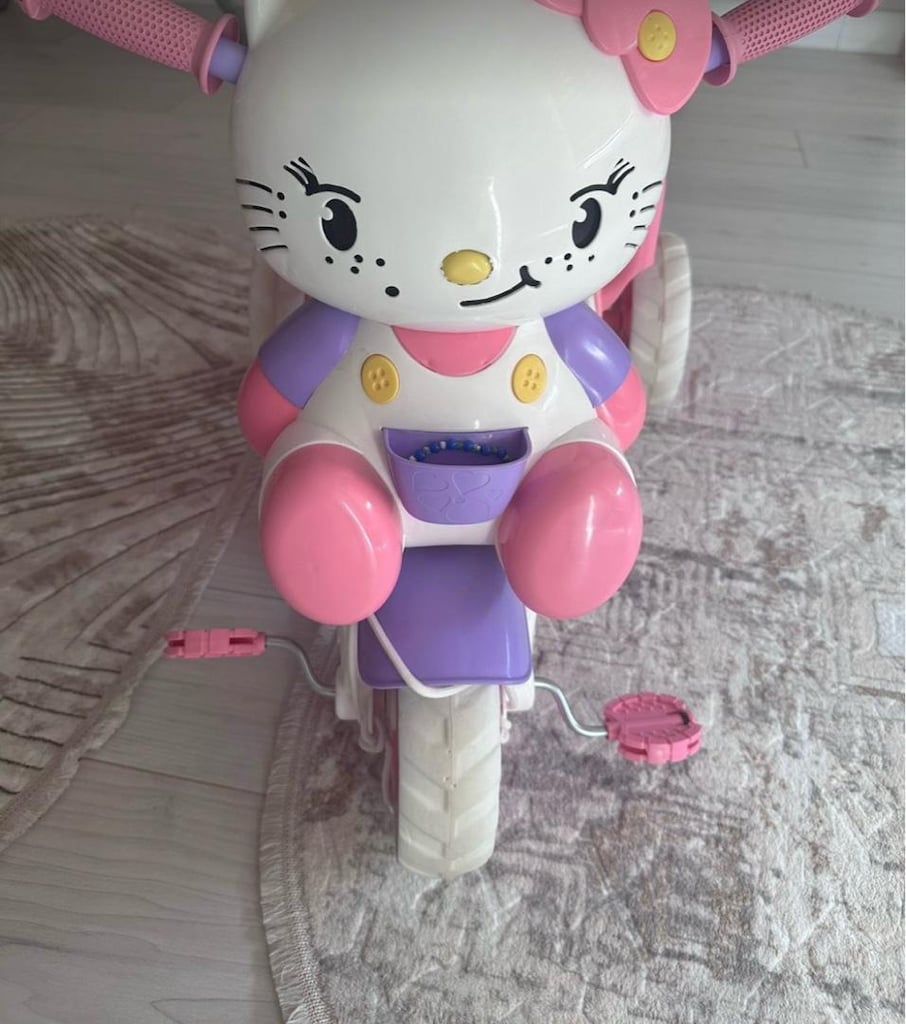 hello kity bebek ve çocuk bisikleti - 2