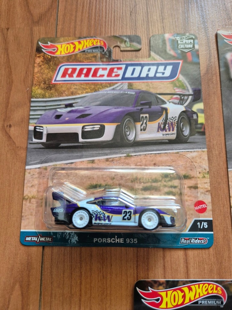 Hot Wheels Car Culture premium realriders Race Day diecast set - 2