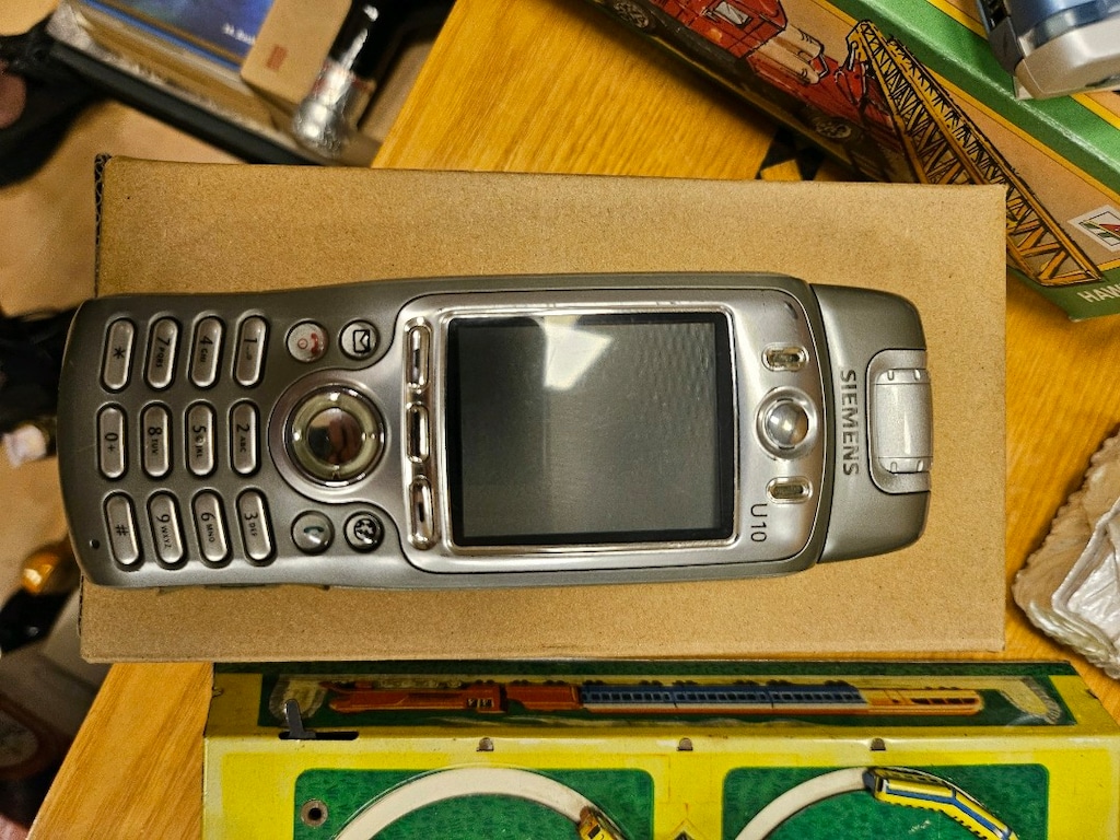 ANTİKA CEP TELEFONU KOLEKSİYONU - 9