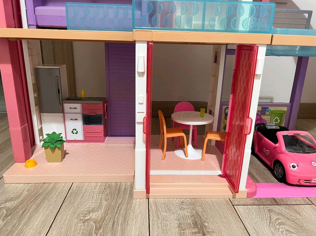 Kaydıraklı Asansörlü Büyük Oyuncak Barbie Evi – Arabalı, Çok Katlı - 15