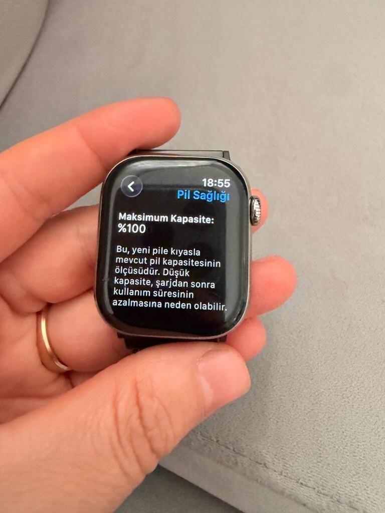 Apple Watch 10 titanyum akıllı saat - 2