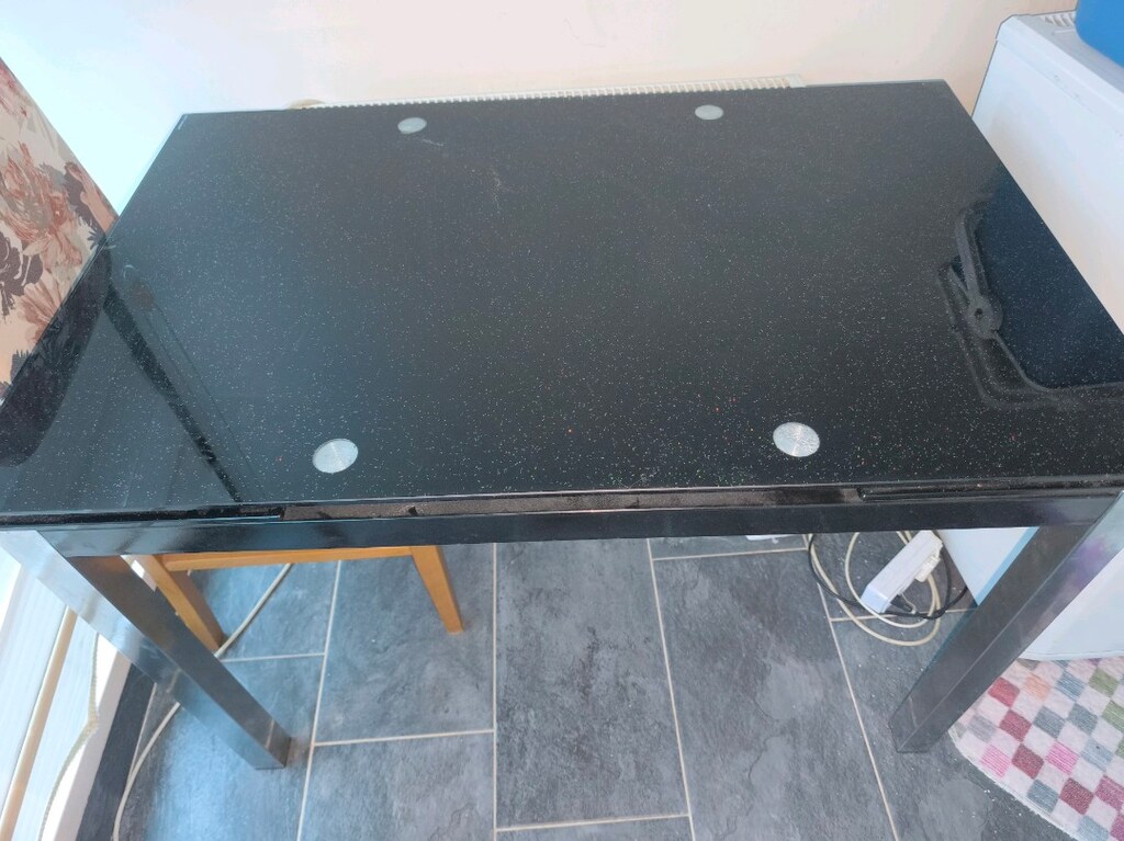 SİMLİ CAM MASA KROM AYAKLI ve 2 adet sandalye - 2