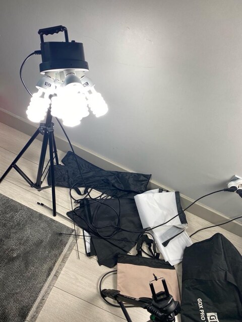 GDX Pro TLB-5 650W Sürekli Işık Seti (2'li Softbox) + PDX-301 stündyo