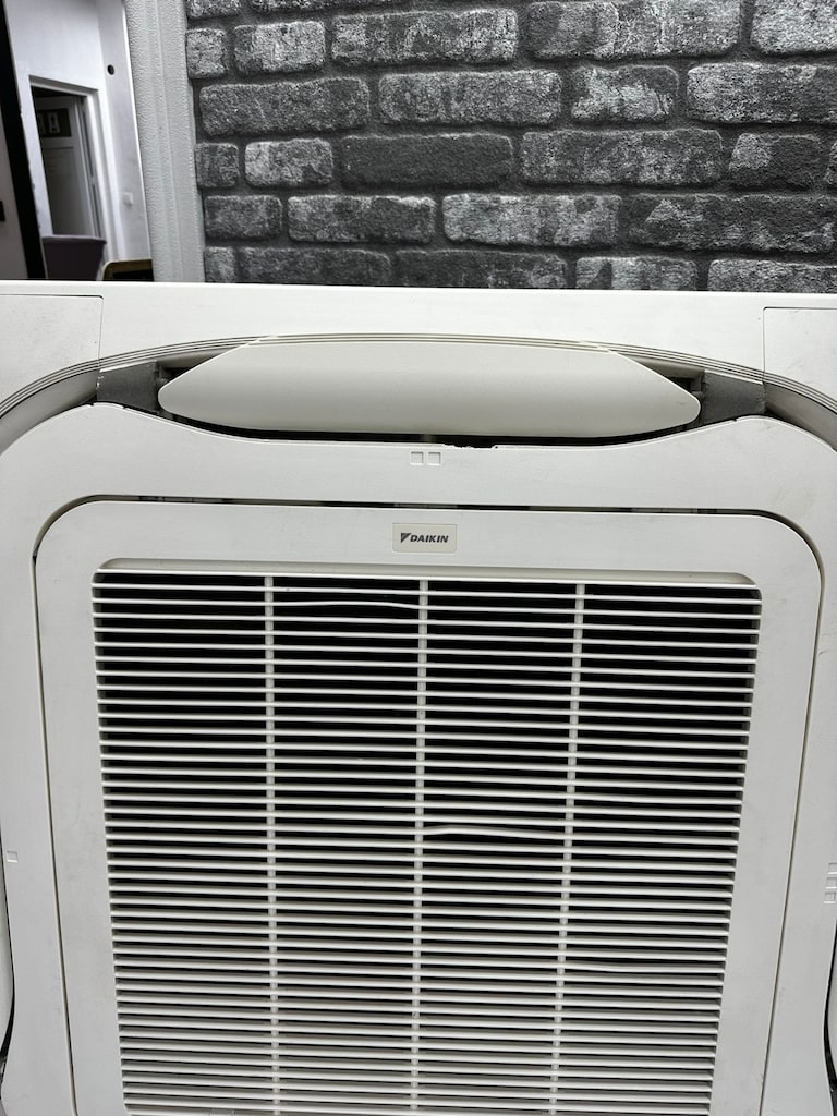 # KAYANLAR SOĞUTMA # 48 BTU DAIKIN INVERTER 12 AY GARANTİLİ 220V - 4
