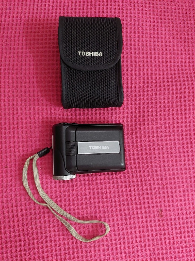 Toshiba dijital fotoğraf makinesi. Ürün arızalı ekran açılmıyor. - 11