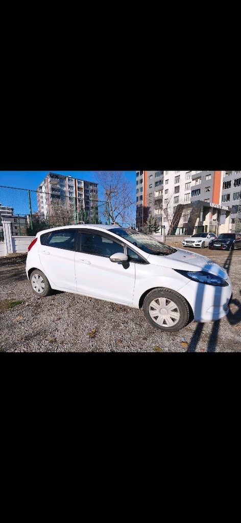 Ford Fiesta 2012 Model - 4
