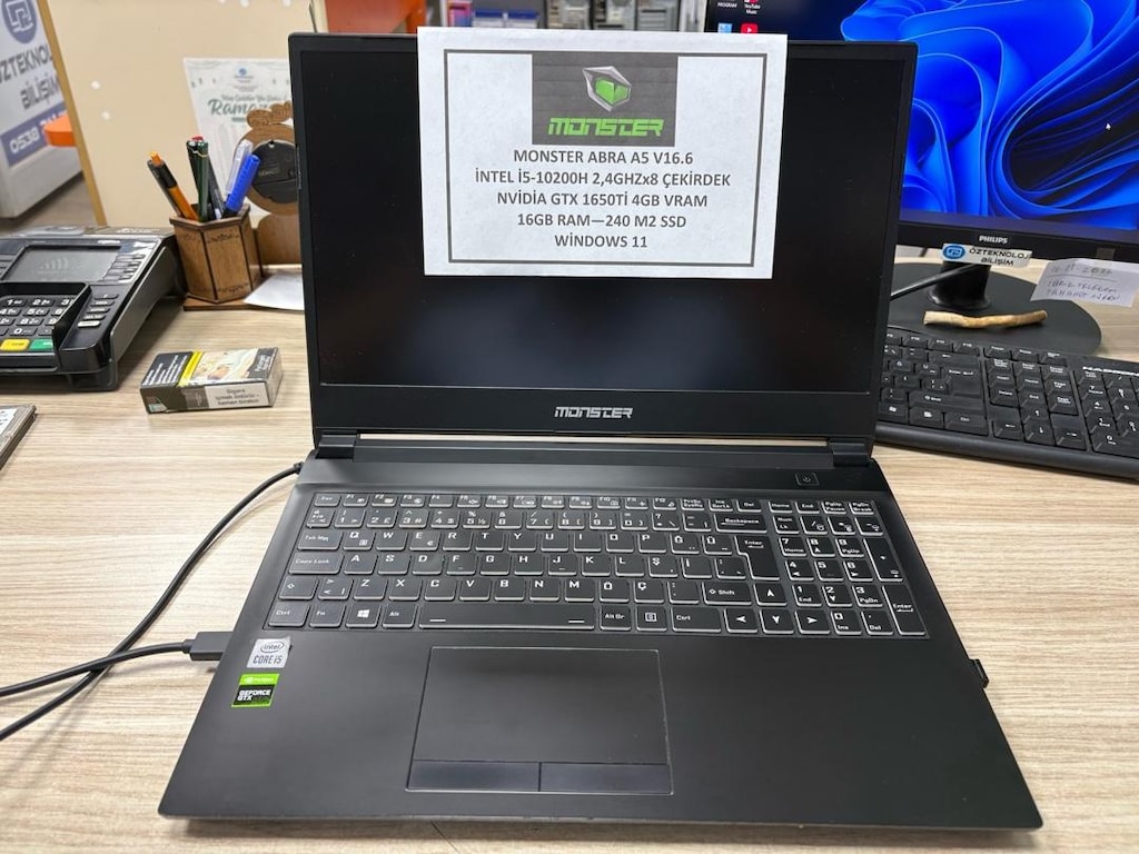 MONSTER ABRA A5 V16.6 İNTEL İ5-10200H GTX 1650Tİ 4GB VRAM - 2